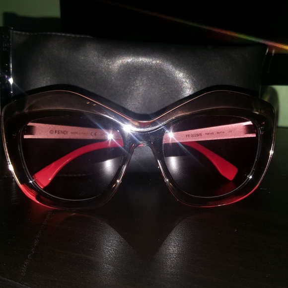 Fendi Sunglasses - Picture 4 of 5